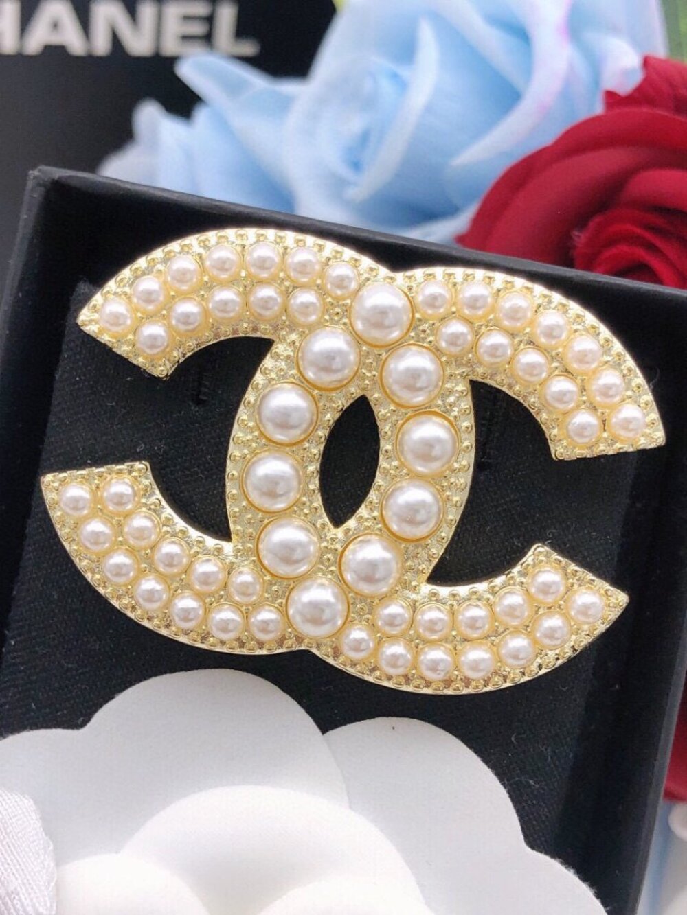 Chanel Graduated Pearl Fill CC Brooch Textured Gold Tone Large Lapel Pin